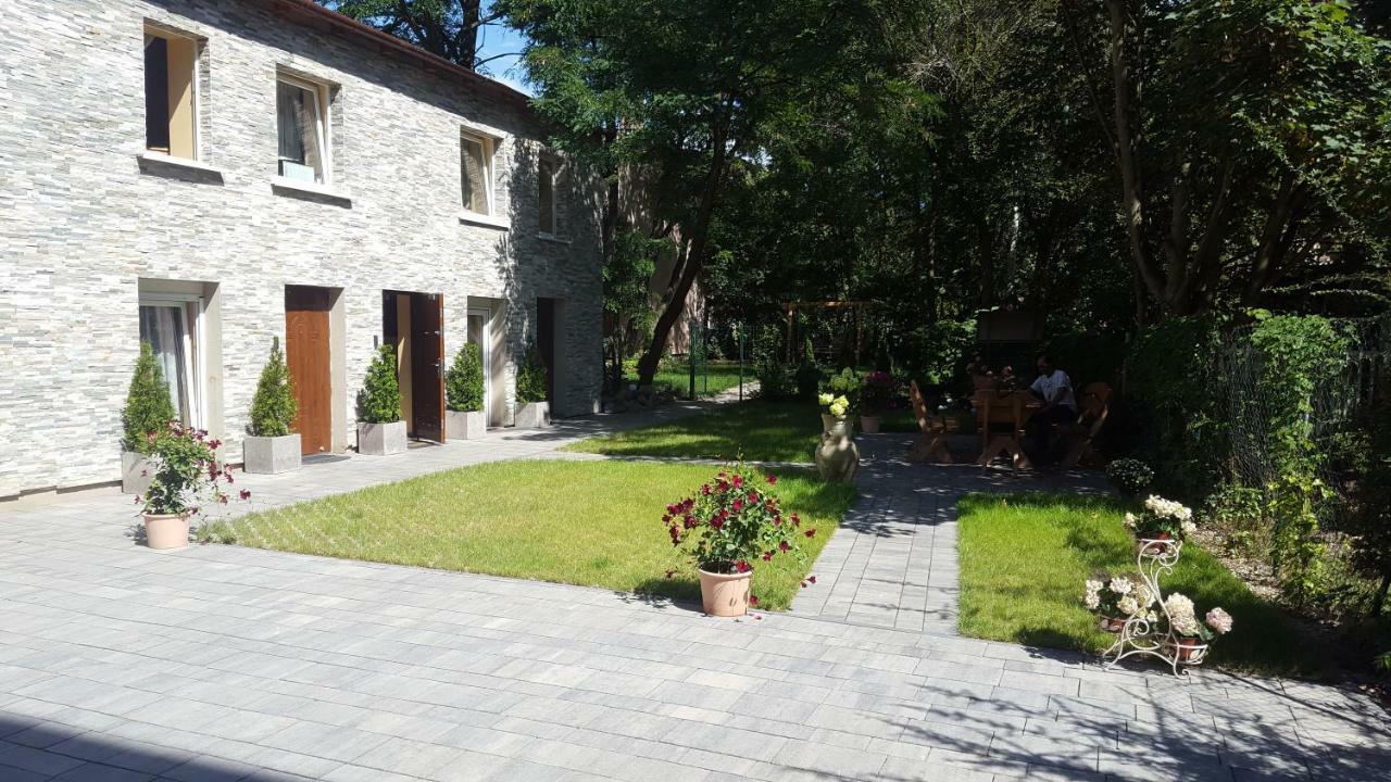 Pension 11 Apartments By Lorenc Berlim Exterior foto